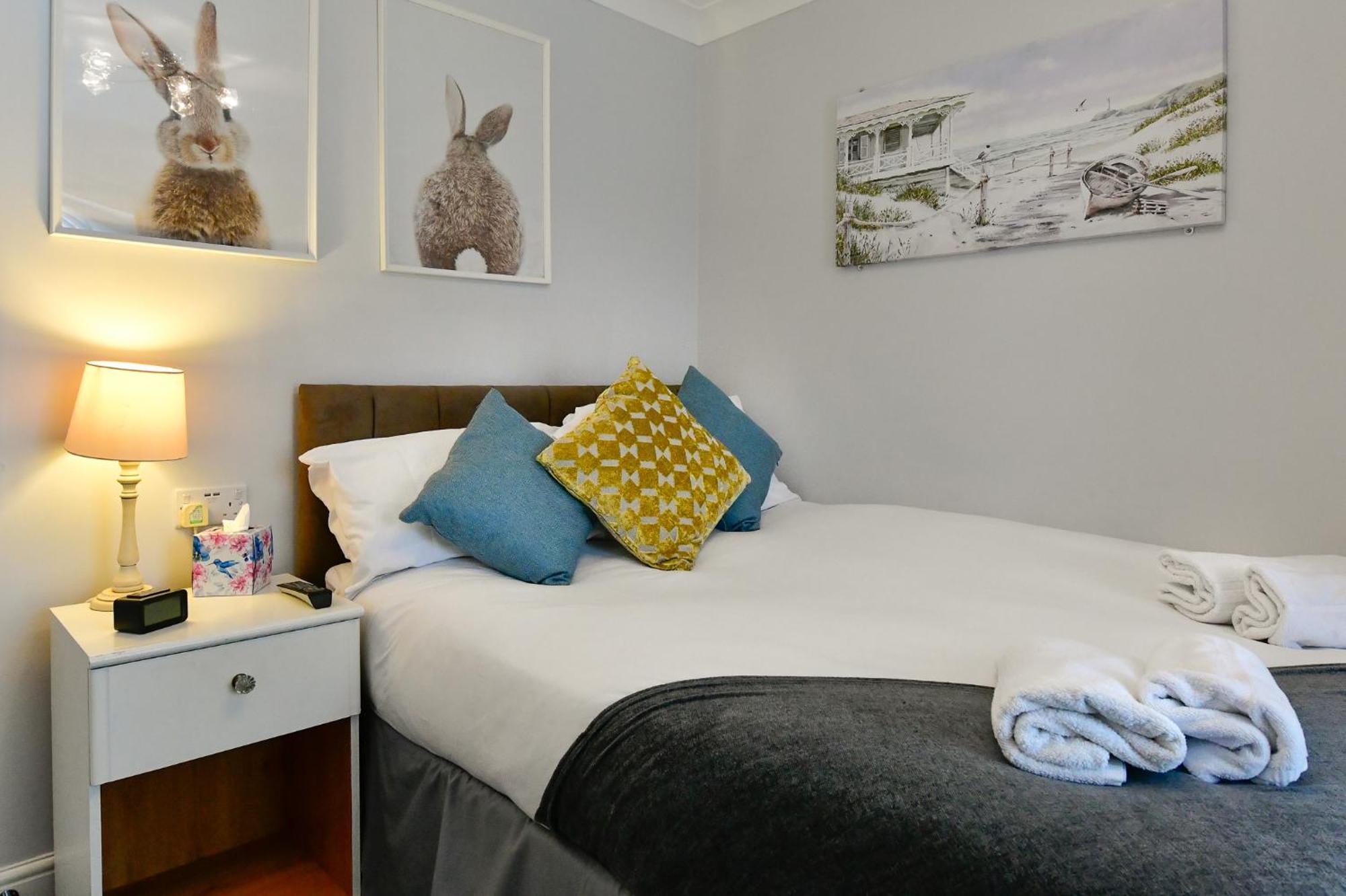 Free Parking - Heart Of The City - Superb Townhouse & Garden - Peaceful Area But Only 5Min Walk To Beach, Shops, Bars, Arena, Marina, Parks Swansea Exterior foto