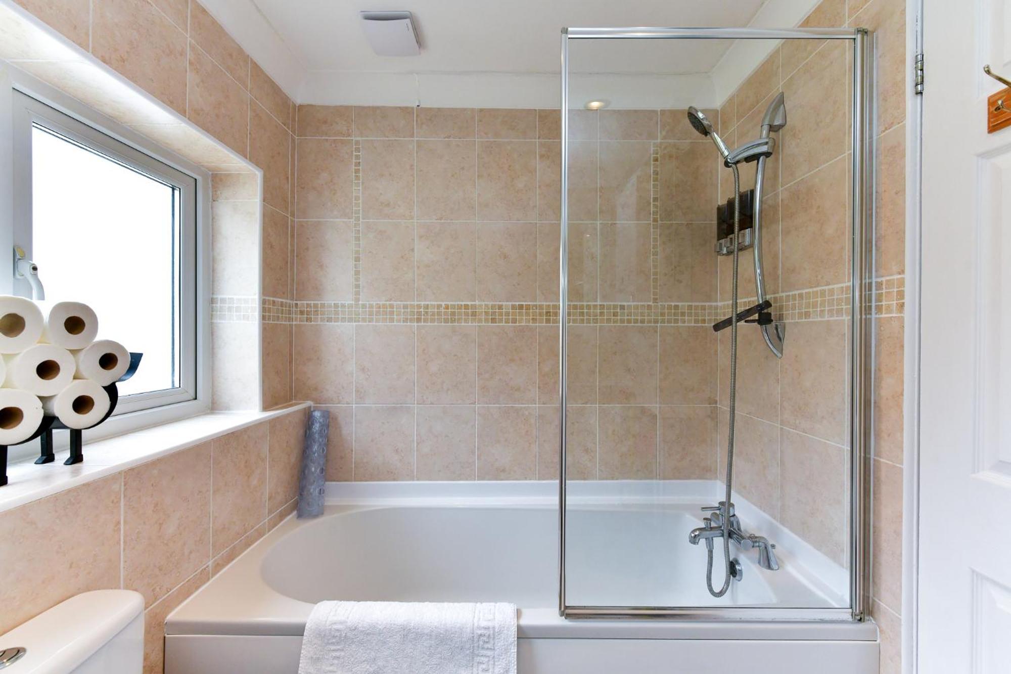 Free Parking - Heart Of The City - Superb Townhouse & Garden - Peaceful Area But Only 5Min Walk To Beach, Shops, Bars, Arena, Marina, Parks Swansea Exterior foto