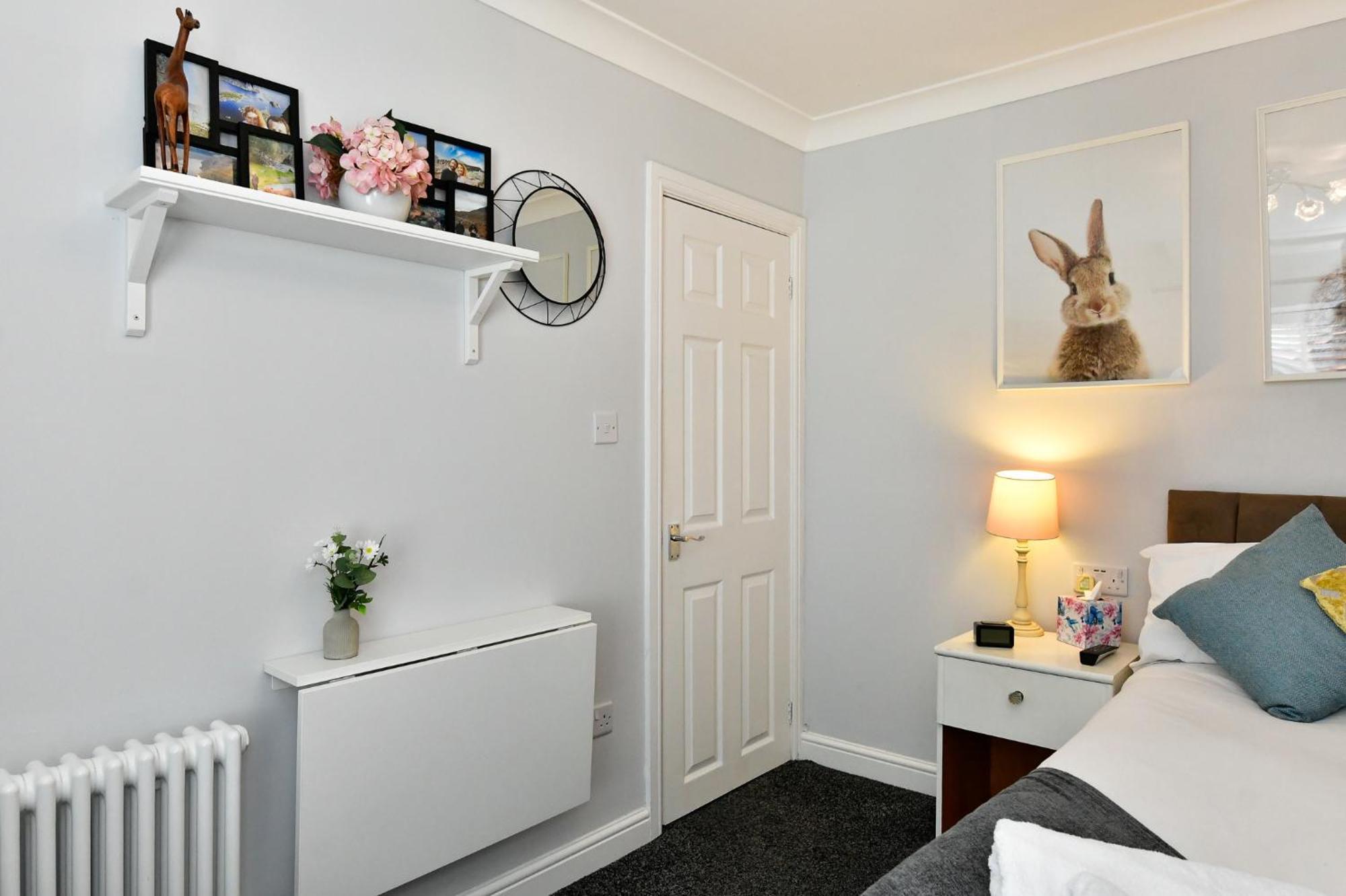 Free Parking - Heart Of The City - Superb Townhouse & Garden - Peaceful Area But Only 5Min Walk To Beach, Shops, Bars, Arena, Marina, Parks Swansea Exterior foto
